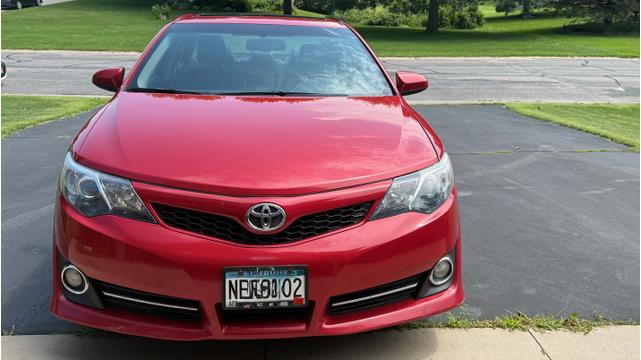 Photo of 2014 Red Toyota Camry