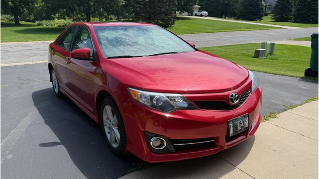 Photo of 2014 Red Toyota Camry