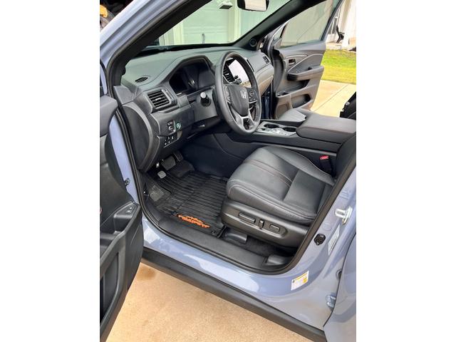 Photo of 2024 Gray Honda Passport