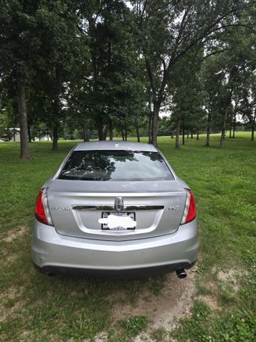 Photo of 2010 Silver Lincoln MKS