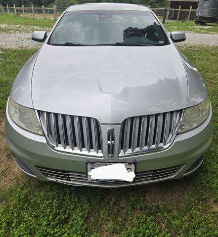 Photo of 2010 Silver Lincoln MKS