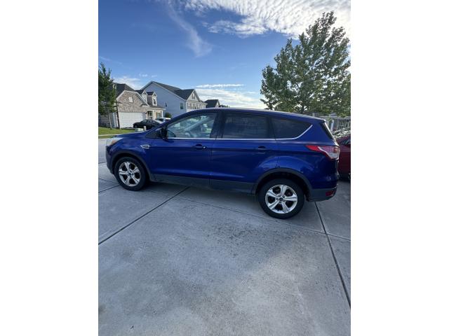 Photo of 2014 Blue Ford Escape