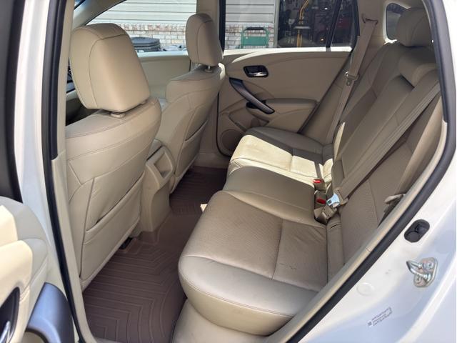 Photo of 2015 White Acura RDX