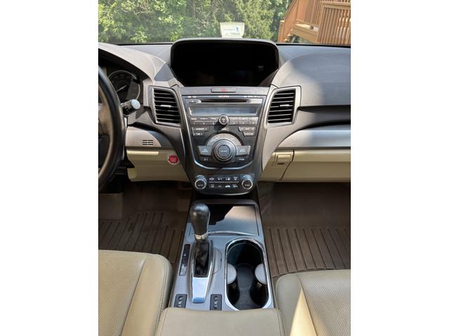 Photo of 2015 White Acura RDX