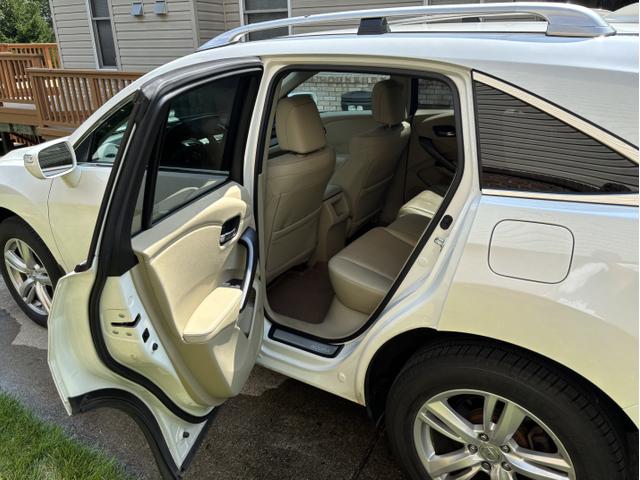 Photo of 2015 White Acura RDX