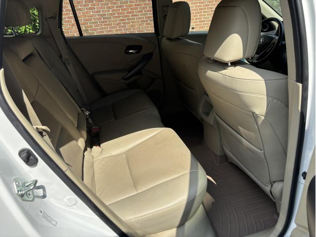 Photo of 2015 White Acura RDX