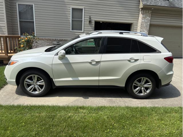 Photo of 2015 White Acura RDX