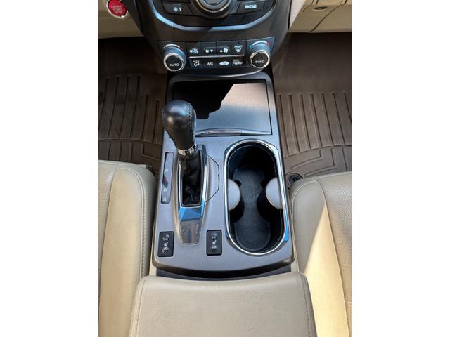Photo of 2015 White Acura RDX