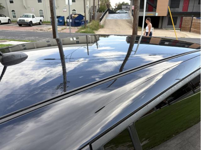 Photo of 2017 Black Nissan Leaf