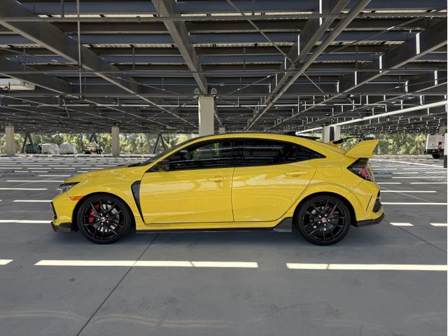 Photo of 2021 Yellow Honda Civic Type R