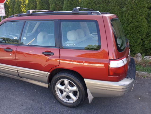 Photo of 2001 Red Subaru Forester