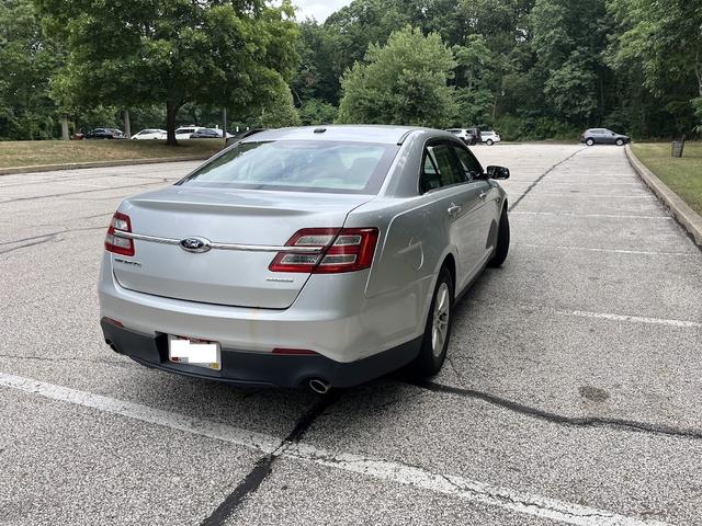 Photo of 2015 Silver Ford Taurus