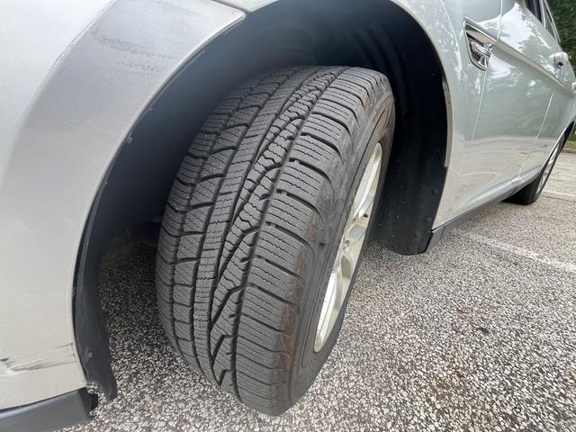 Photo of 2015 Silver Ford Taurus