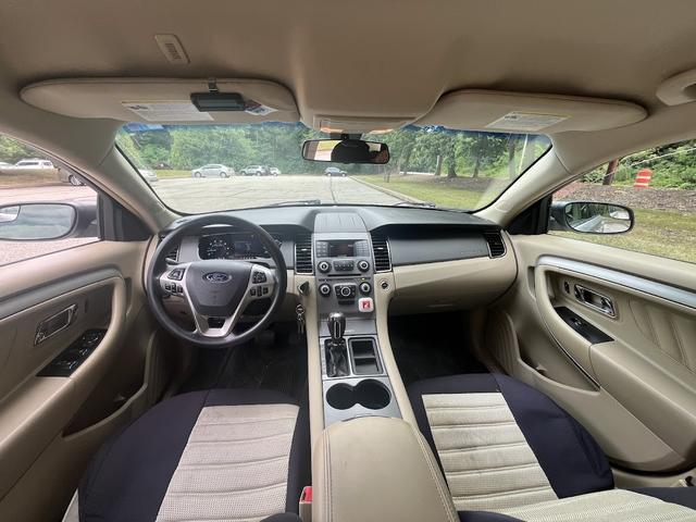 Photo of 2015 Silver Ford Taurus
