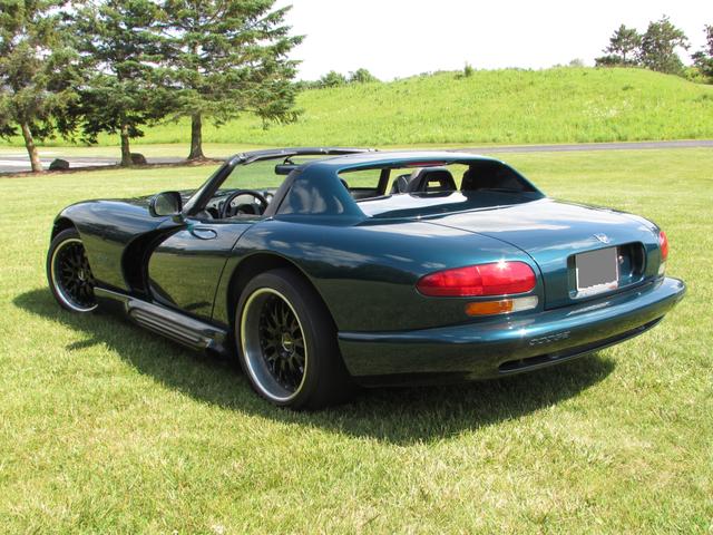 Photo of 1995 Green Dodge Viper