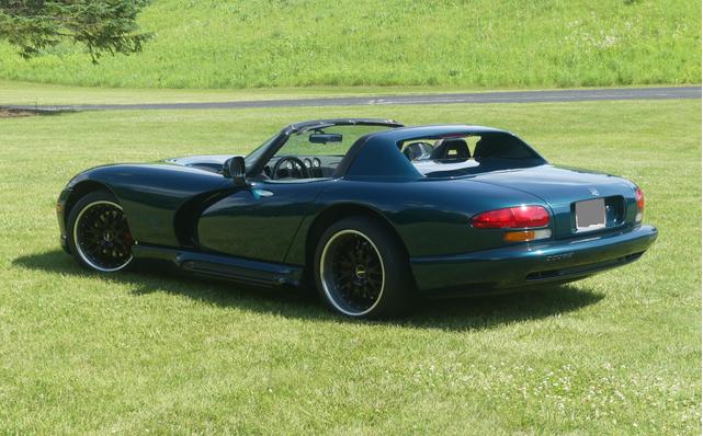 Photo of 1995 Green Dodge Viper