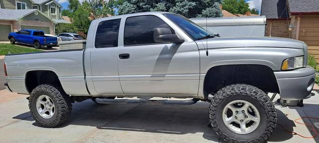 Photo of 2001 Silver Dodge Ram 1500