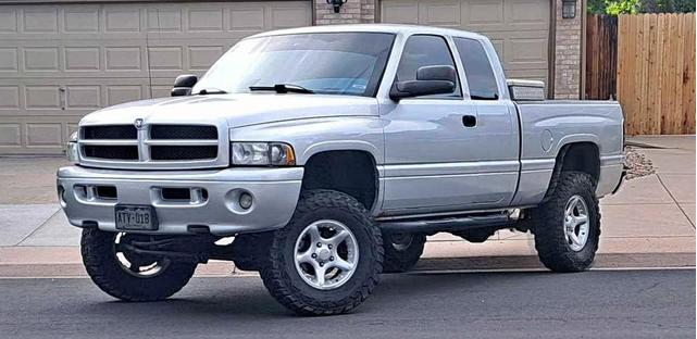 Photo of 2001 Silver Dodge Ram 1500