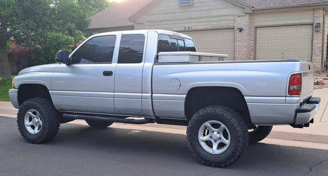 Photo of 2001 Silver Dodge Ram 1500