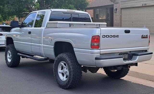 Photo of 2001 Silver Dodge Ram 1500