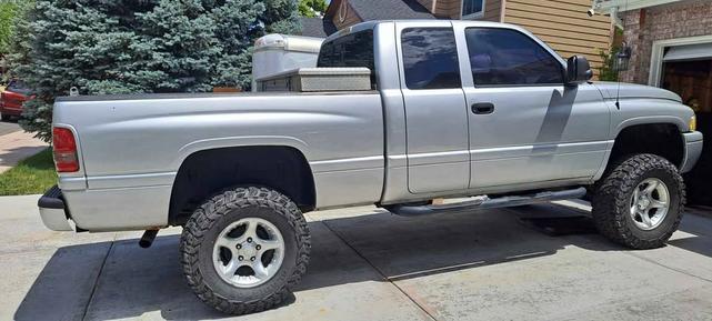 Photo of 2001 Silver Dodge Ram 1500