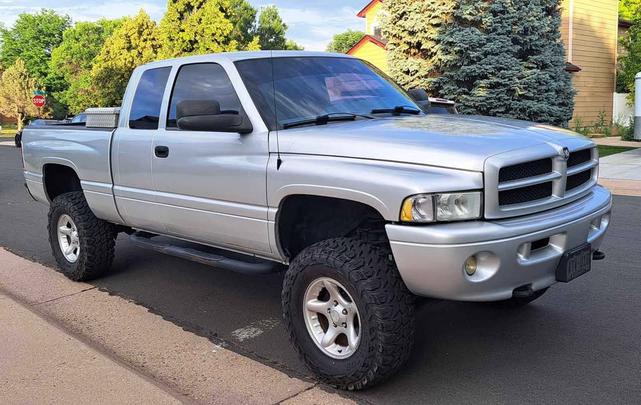 Photo of 2001 Silver Dodge Ram 1500