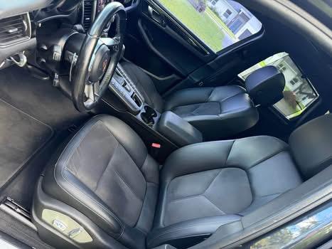 Photo of 2017 Gray Porsche Macan