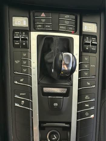 Photo of 2017 Gray Porsche Macan