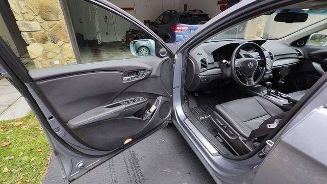 Photo of 2015 Silver Acura RDX