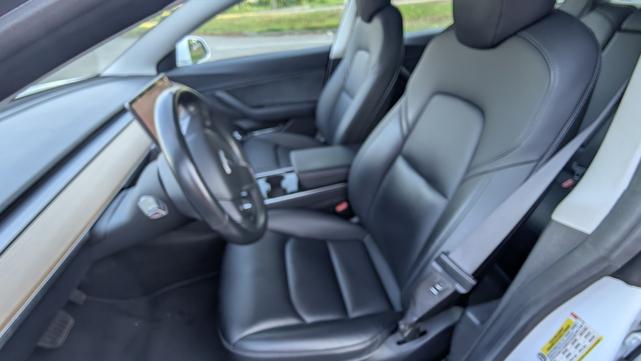 Photo of 2018 White Tesla Model 3