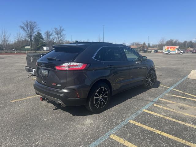 Photo of 2020 Gray Ford Edge