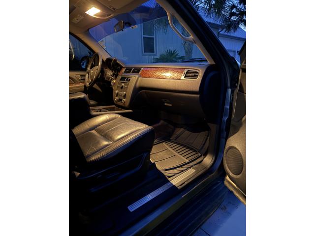 Photo of 2007 Gray GMC Yukon