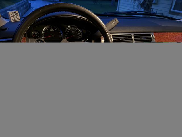 Photo of 2007 Gray GMC Yukon