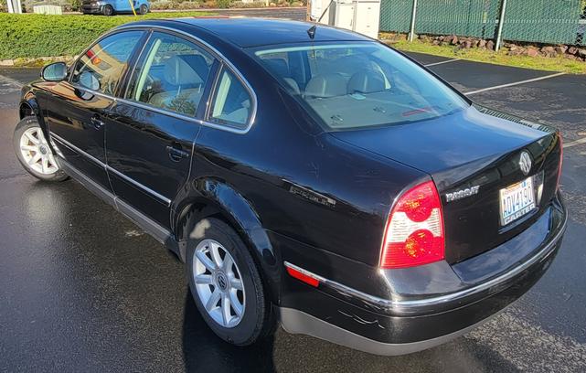 Photo of 2004 Blue Volkswagen Passat