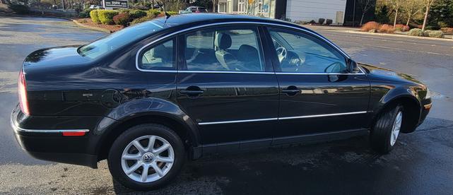 Photo of 2004 Blue Volkswagen Passat