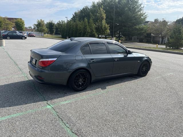 Photo of 2008 Gray BMW 535