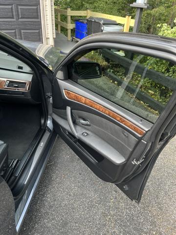Photo of 2008 Gray BMW 535