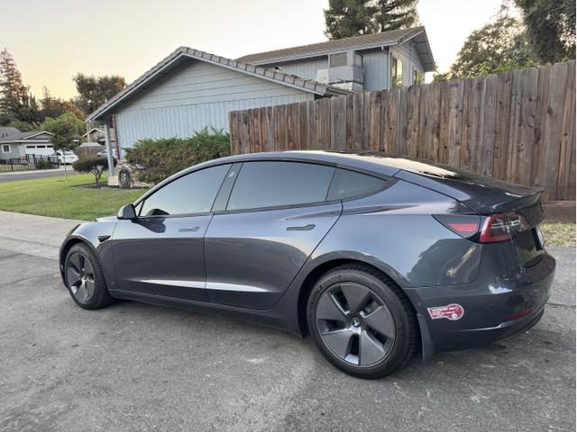 Photo of 2021 Gray Tesla Model 3