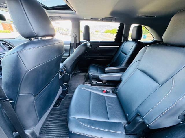 Photo of 2015 Blue Toyota Highlander