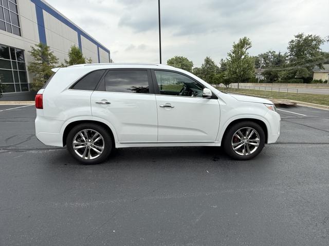 Photo of 2015 White Kia Sorento