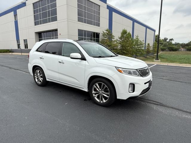 Photo of 2015 White Kia Sorento