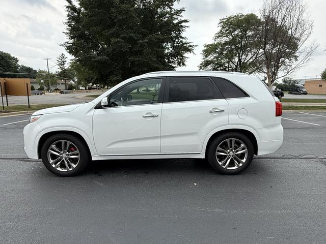 Photo of 2015 White Kia Sorento