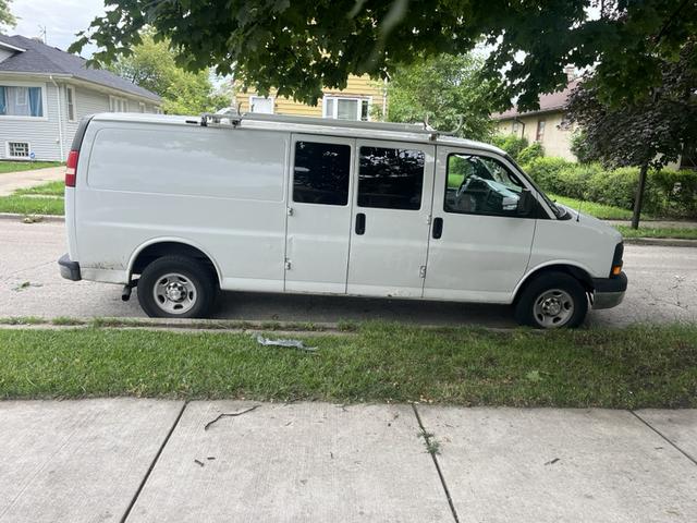 Photo of 2014 White Chevrolet Express 2500