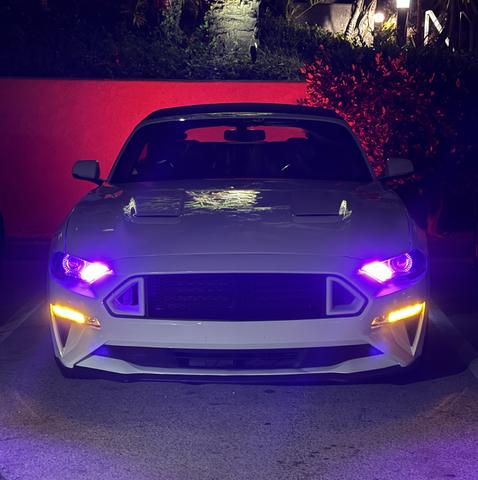 Photo of 2020 White Ford Mustang