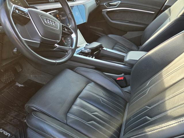 Photo of 2019 Gray Audi e-tron