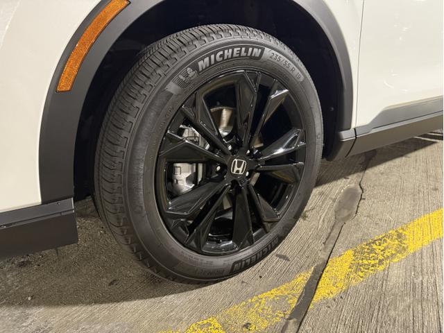 Photo of 2024 White Honda CR-V Hybrid