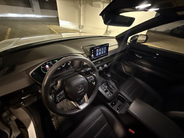 Photo of 2024 White Honda CR-V Hybrid