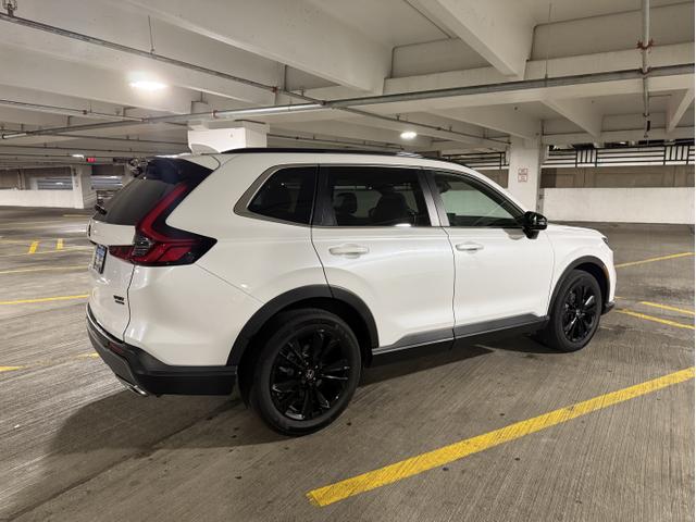 Photo of 2024 White Honda CR-V Hybrid
