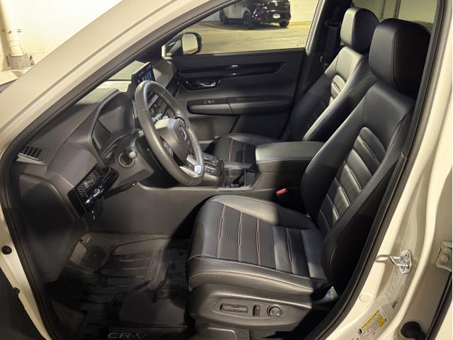 Photo of 2024 White Honda CR-V Hybrid