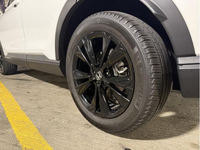 Photo of 2024 White Honda CR-V Hybrid